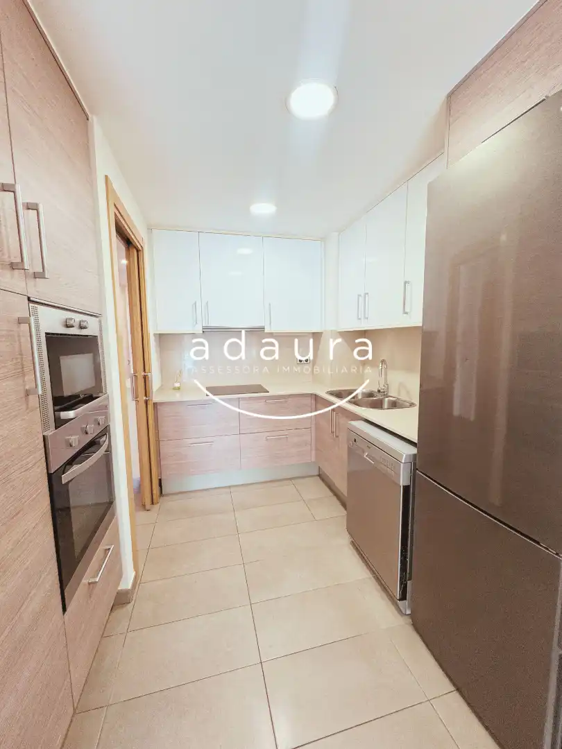 Piso en venta en Camí Ral de la Mercè, 511, Centre