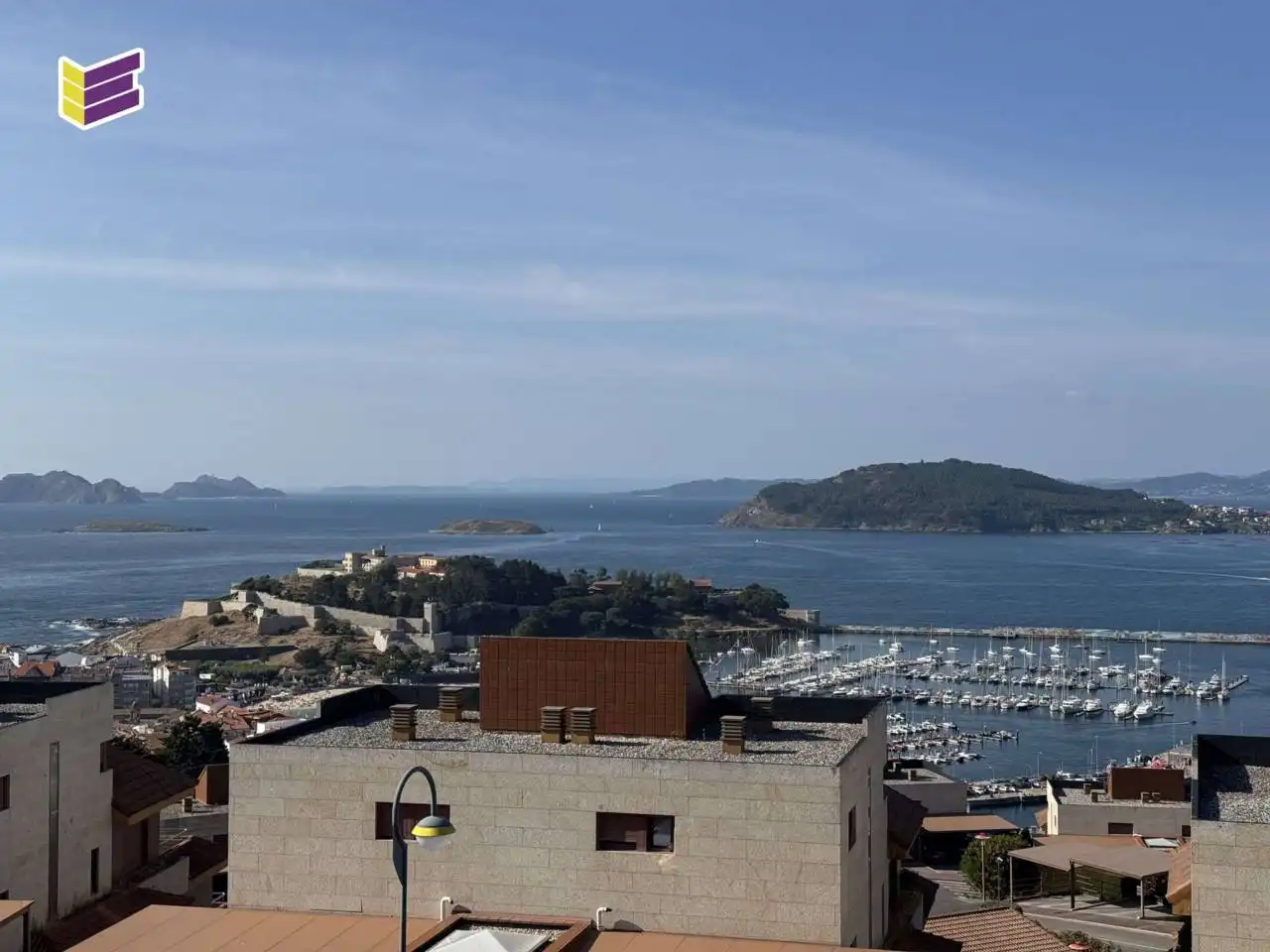 Vista exterior de Dúplex en venta en Baiona con Terraza, Trastero y Balcón