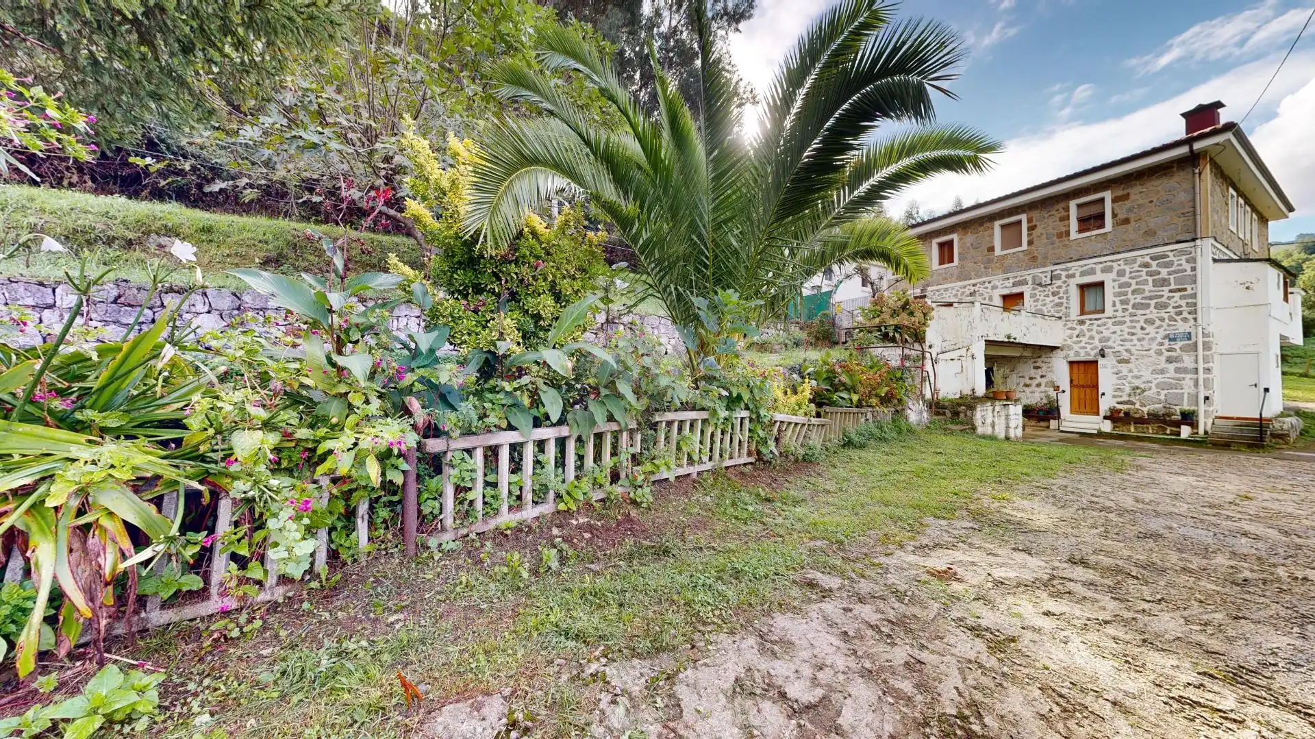 Garden of Houses for sale in Abanto y Ciérvana-Abanto Zierbena  with Heating