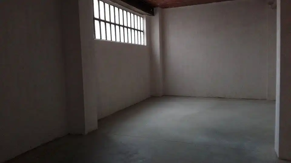 Local comercial de lloguer a Calle las Torres 6, imagen 5