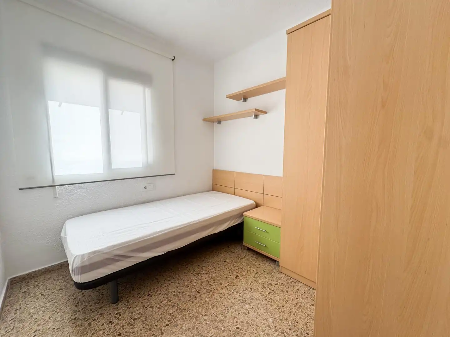 Habitación de Piso de alquiler en Catarroja con Aire acondicionado y Trastero