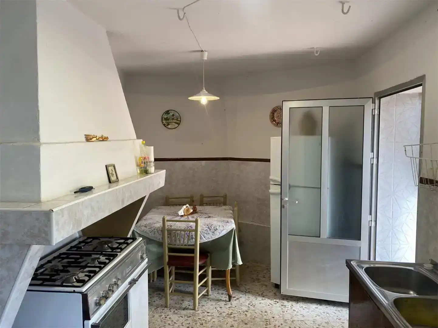Cuina de Casa adosada de lloguer en Abenójar amb Jardí privat, Moblat i Rentadora