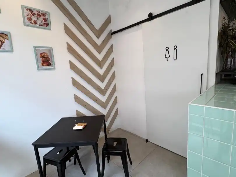 Local comercial en traspàs a Av Martín pujol 6, imagen 2
