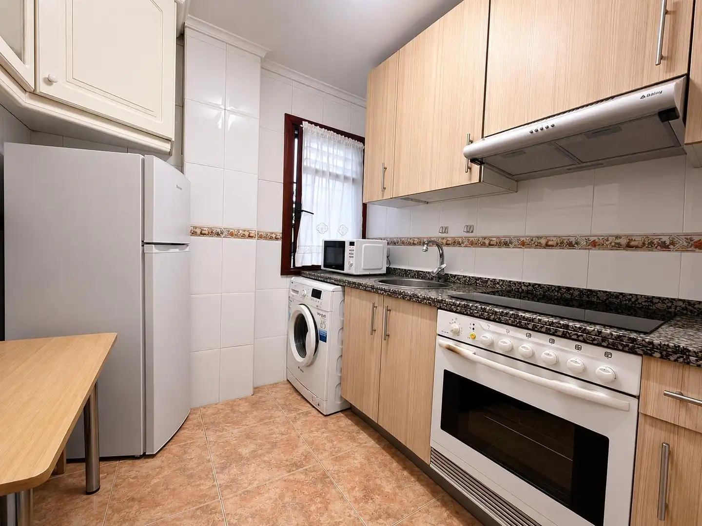 Kitchen of Flat for rent in Oviedo   with Heating and Furnished