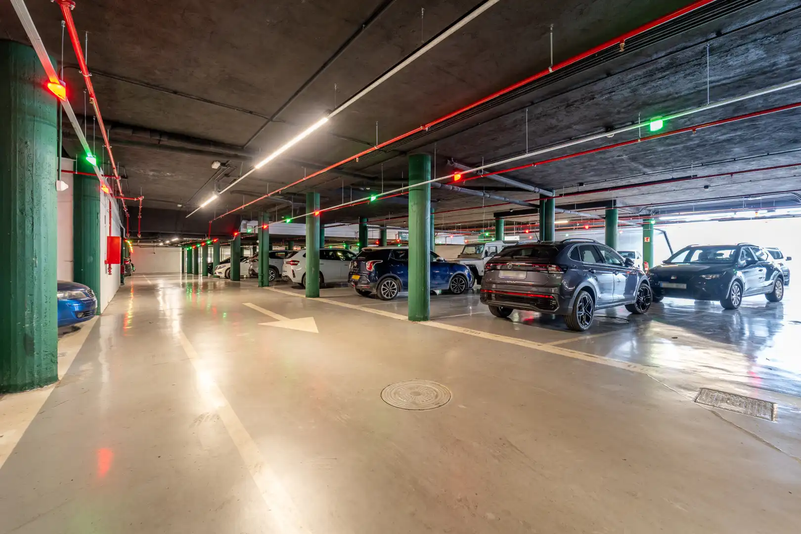Parking de Local en venta en Nueva Andalucía