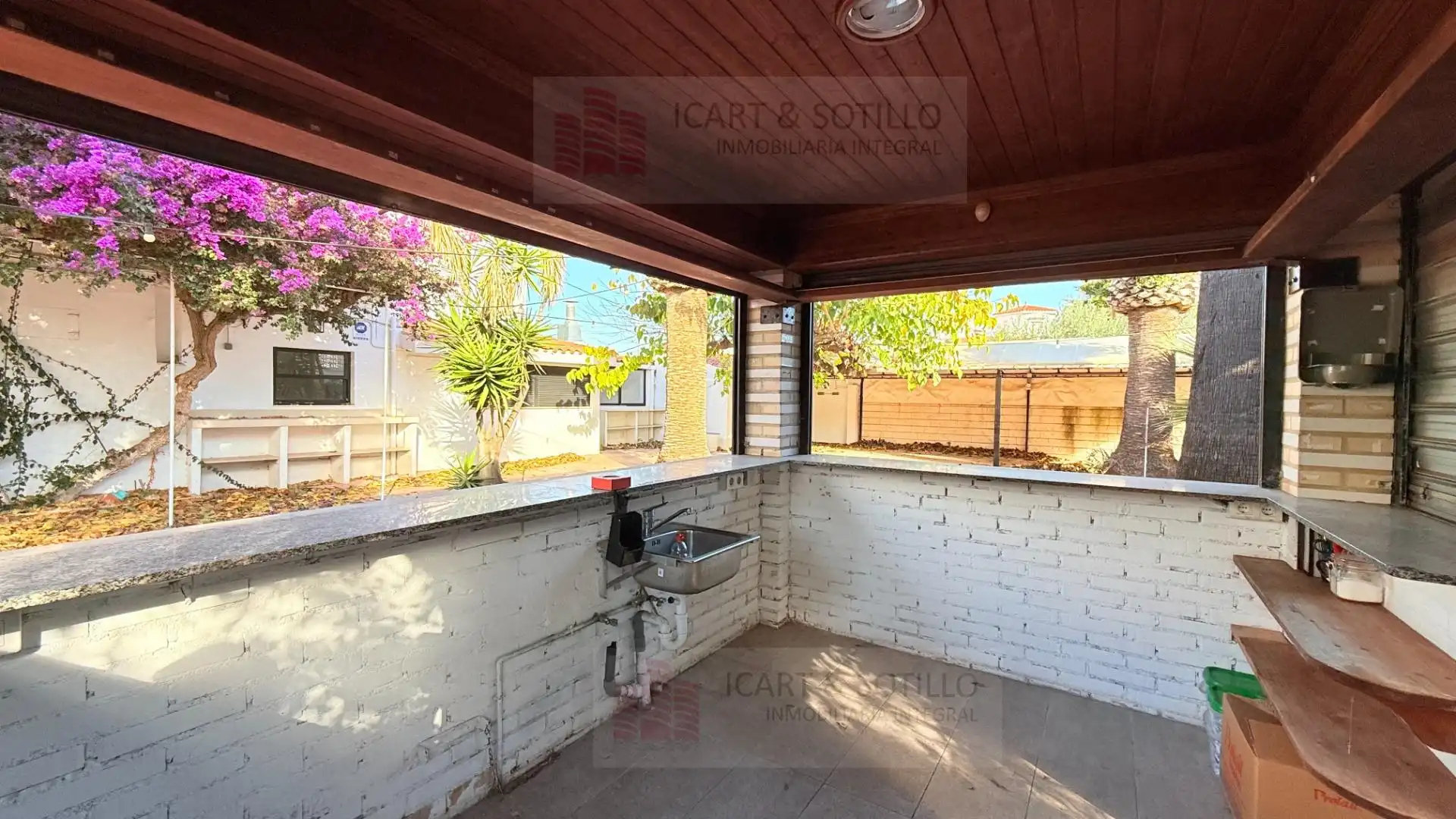 Terrassa de Casa o xalet en venda en Vinaròs amb Aire condicionat, Jardí privat i Terrassa