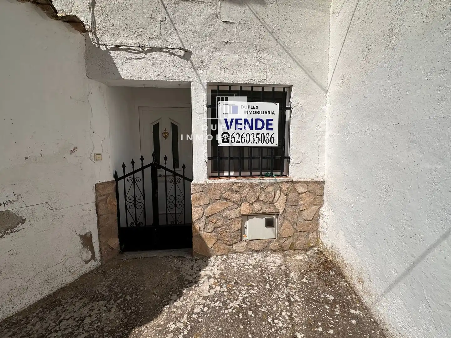 Vista exterior de Casa o xalet en venda en Fuentenava de Jábaga amb Moblat
