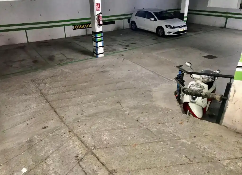 Parking for sale in C/ Bruc, imagen 4