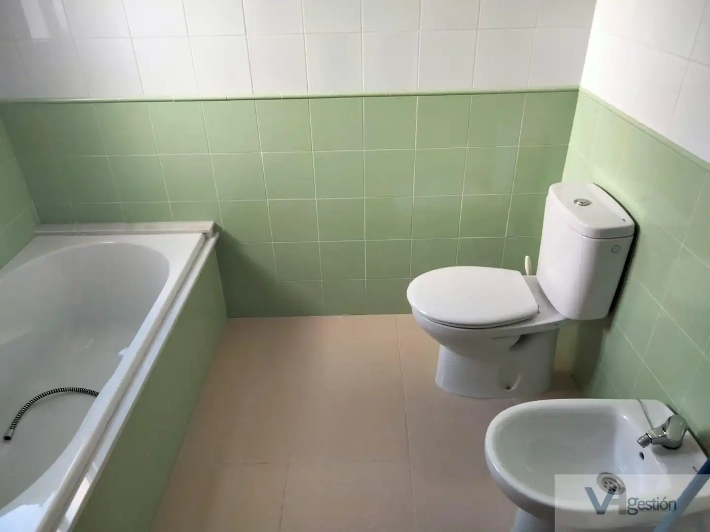 Badezimmer von Maisonette zum Verkauf in Villamartín mit Klimaanlage und Terrasse