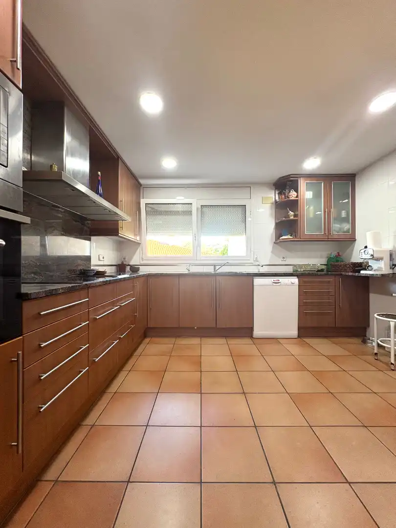 Cocina de Casa o chalet en venta en Rubí con Aire acondicionado, Calefacción y Jardín privado