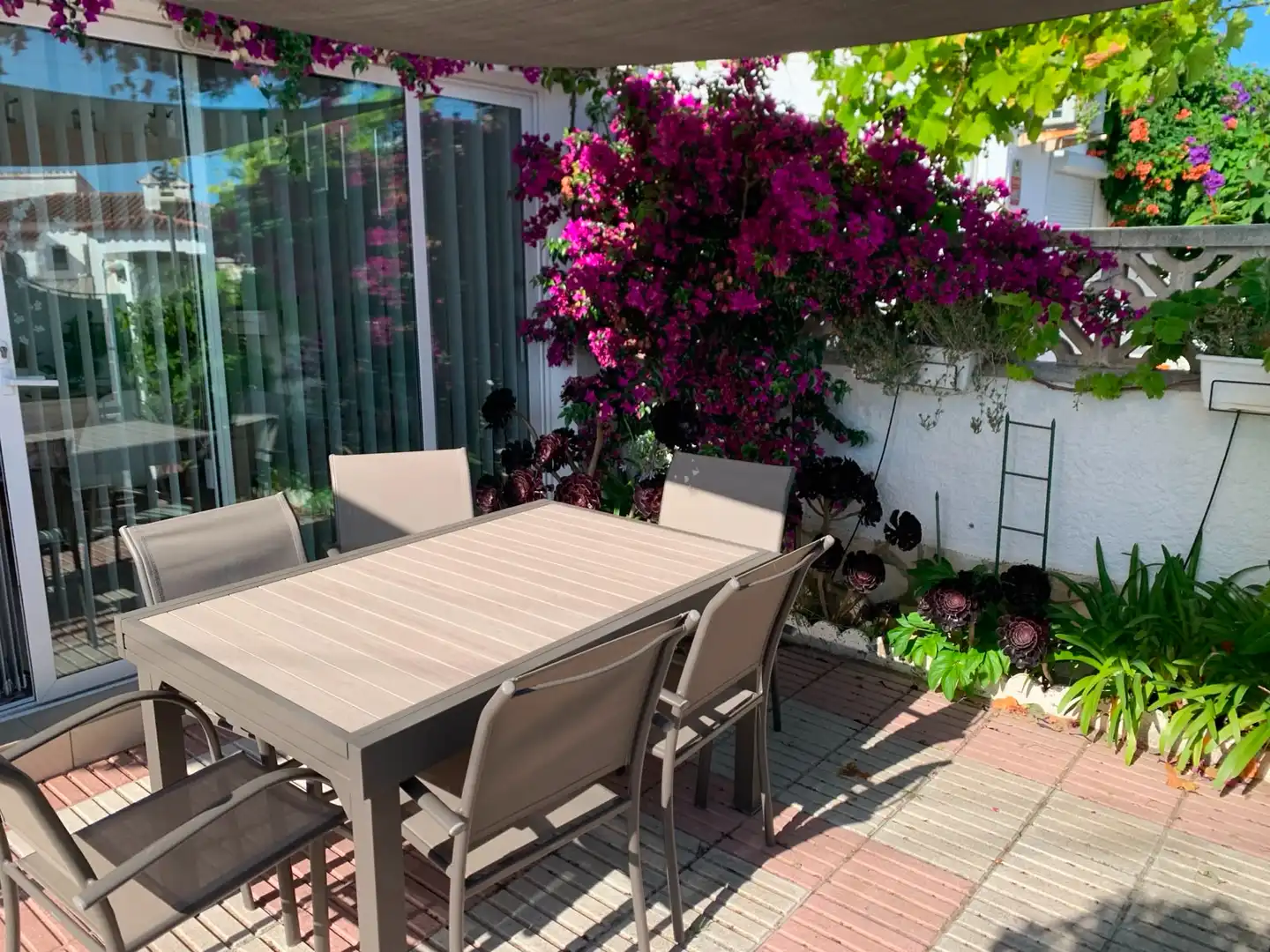 Terraza de Casa adosada en venta en Roses con Aire acondicionado, Calefacción y Jardín privado