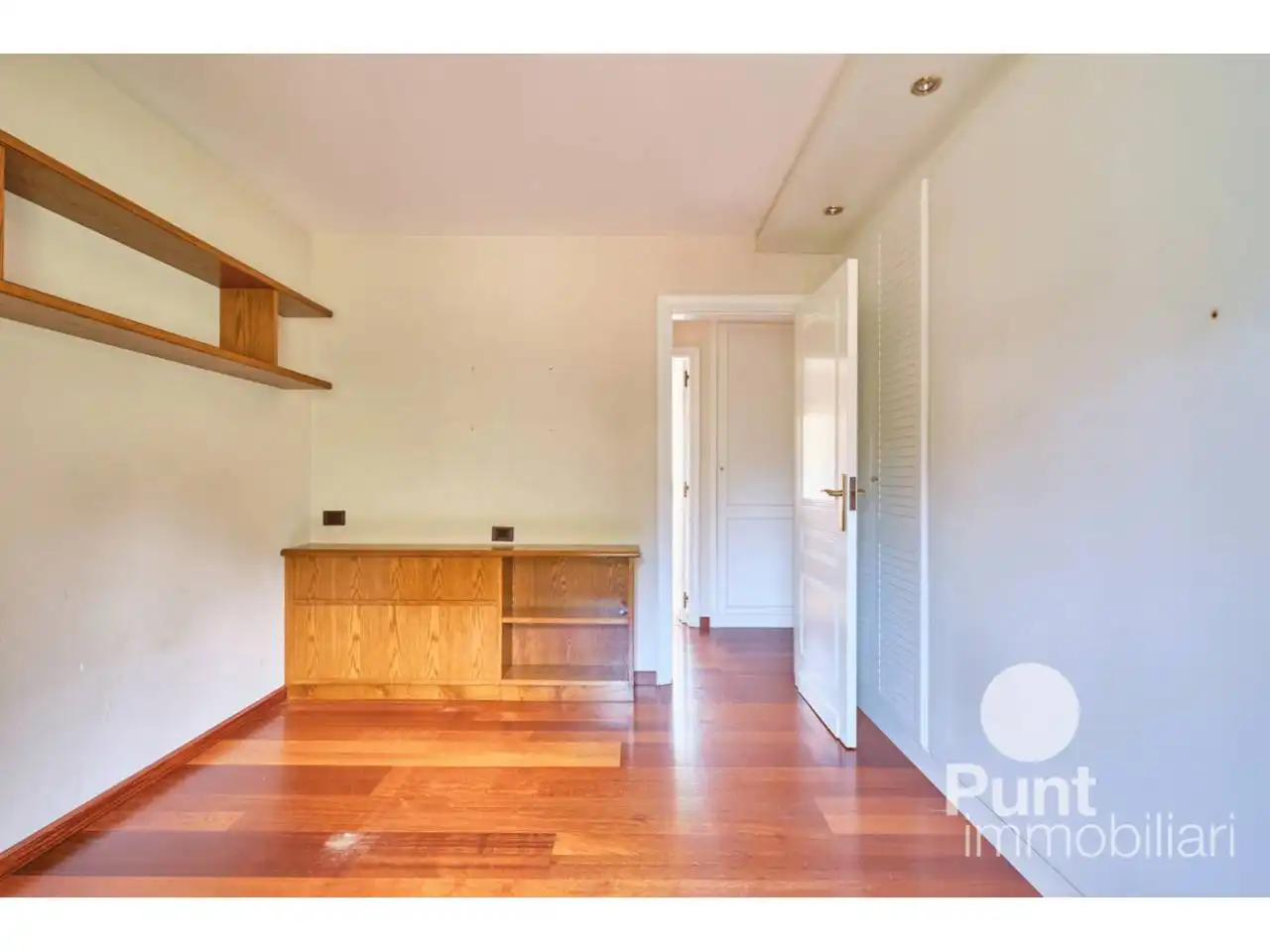 Habitación de Casa o chalet en venta en Premià de Dalt con Aire acondicionado, Calefacción y Jardín privado
