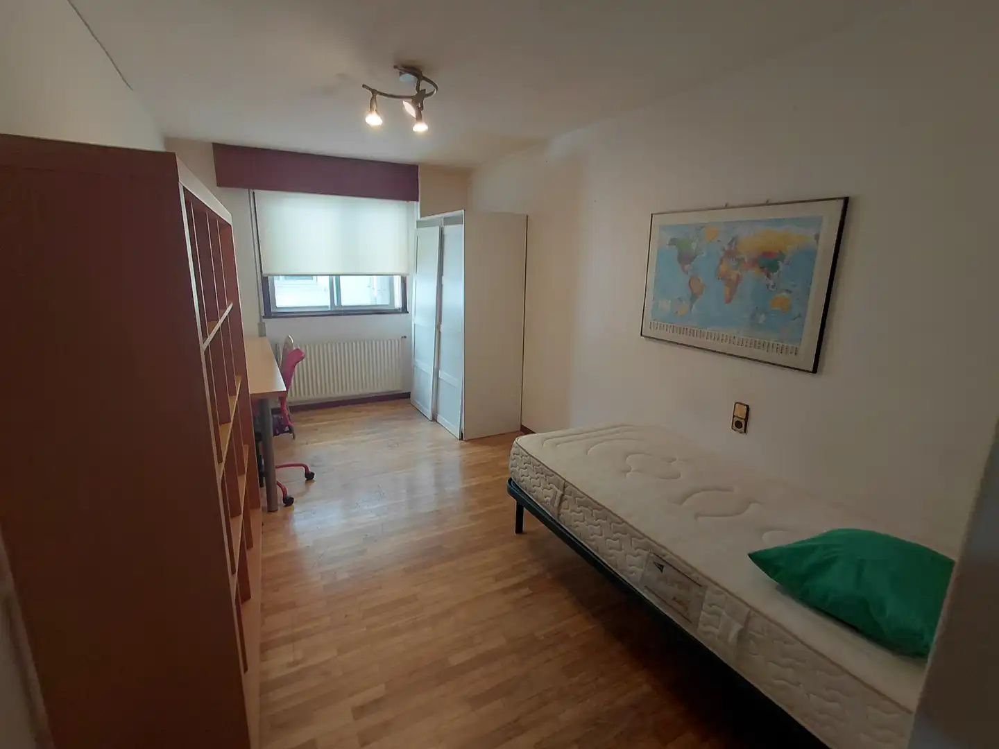 Habitación de Dúplex de alquiler en A Coruña Capital  con Jardín privado, Parquet y Amueblado