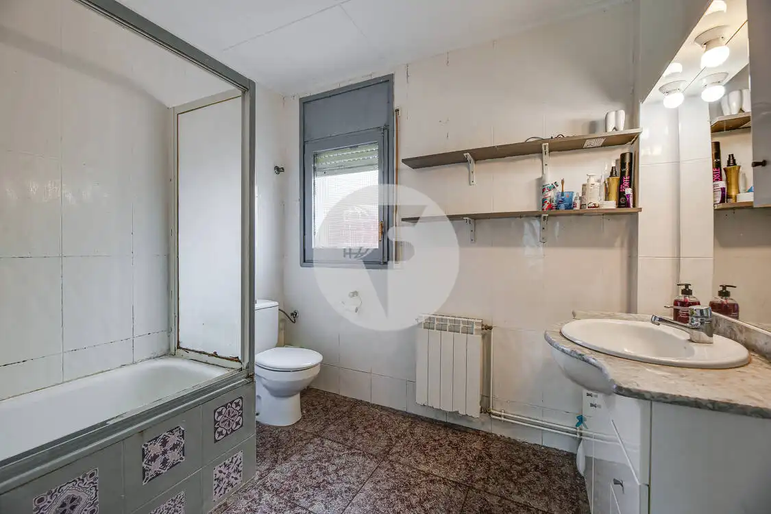 Bany de Casa o xalet en venda en Lliçà de Vall amb Calefacció, Terrassa i Piscina