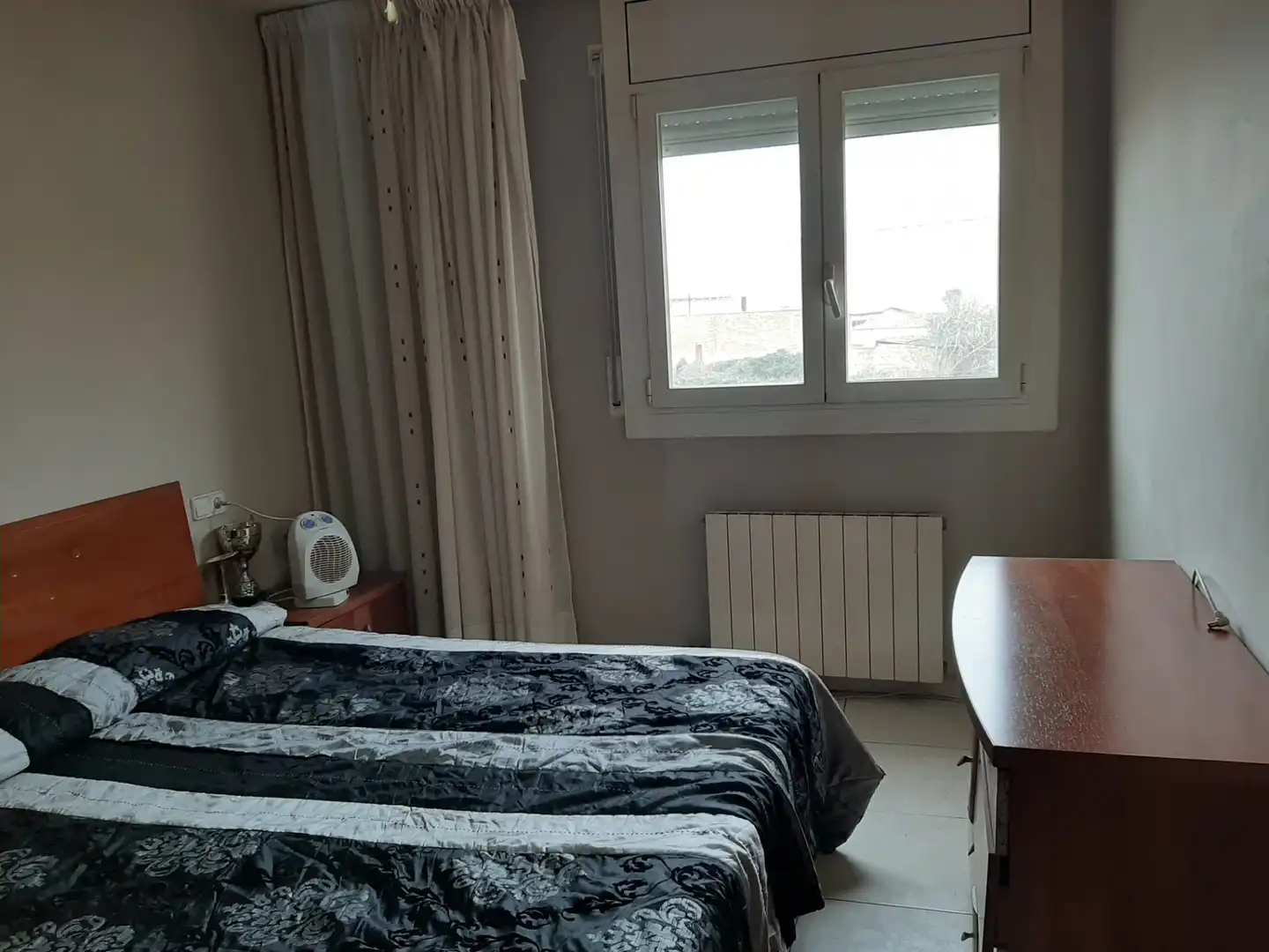 Habitación de Casa adosada en venta en Mollerussa con Aire acondicionado, Calefacción y Jardín privado
