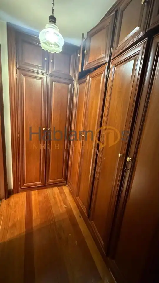Habitación de Piso en venta en Pontevedra Capital  con Calefacción, Parquet y Trastero
