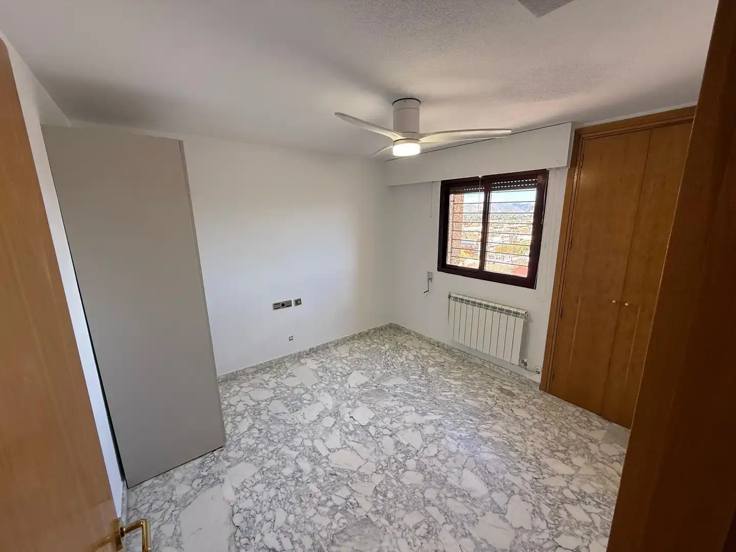 Habitación de Piso de alquiler en Murcia con Aire acondicionado, Calefacción y Jardín privado