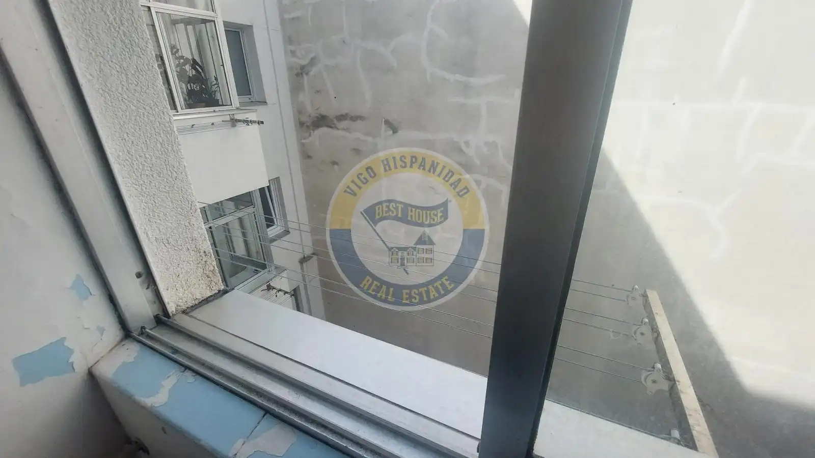 Vista exterior de Pis en venda en Vigo  amb Calefacció, Parquet i Traster