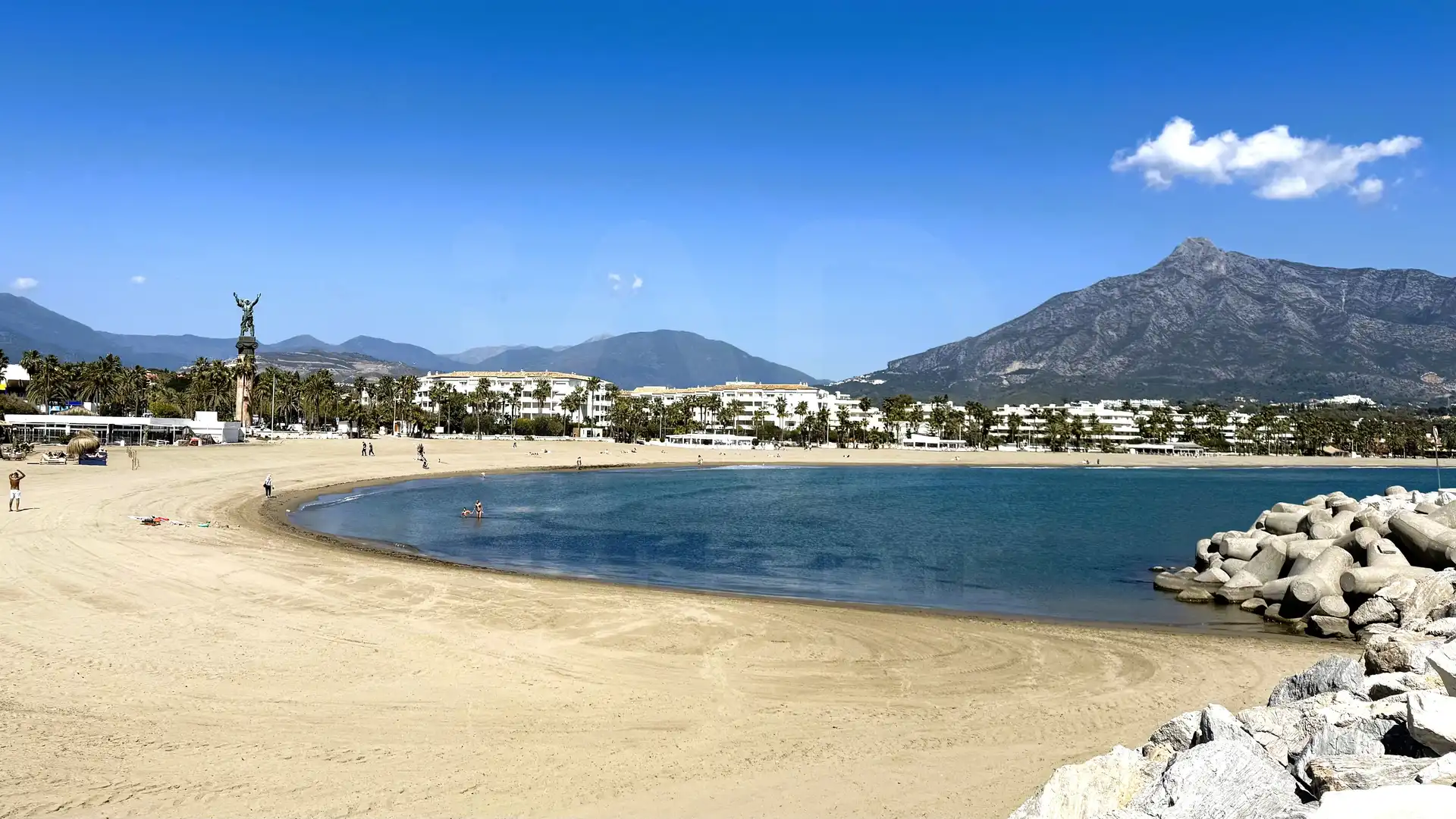 Exterior view of Flat for sale in Marbella  with Air Conditioner and Terrace