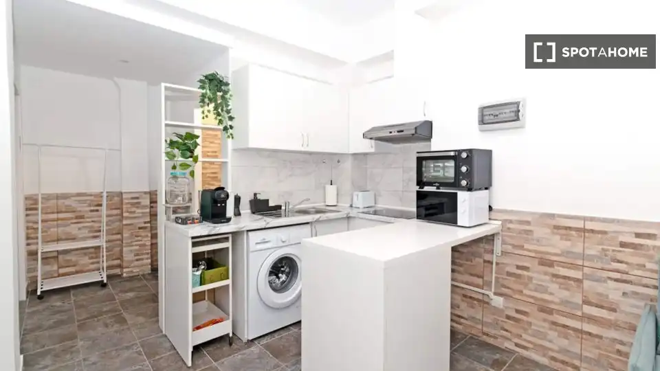 Kitchen of Flat for rent in Valencia  with Air Conditioner, Heating and Furnished