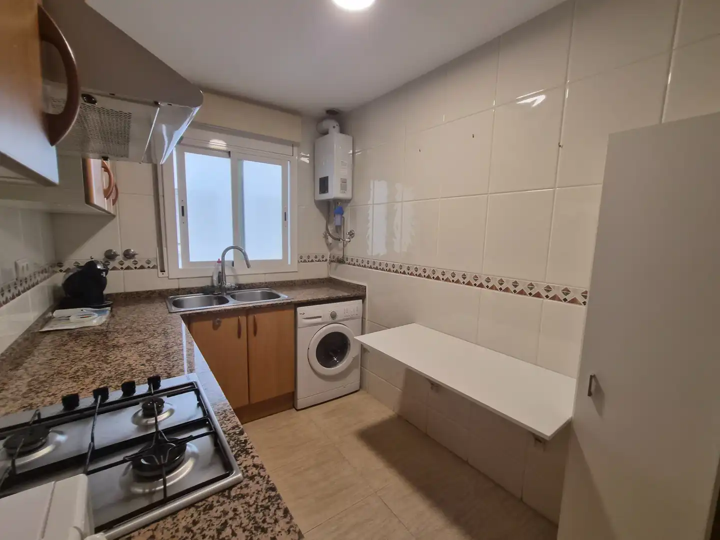 Cocina de Piso en venta en Roda de Berà con Terraza, Horno y Balcón