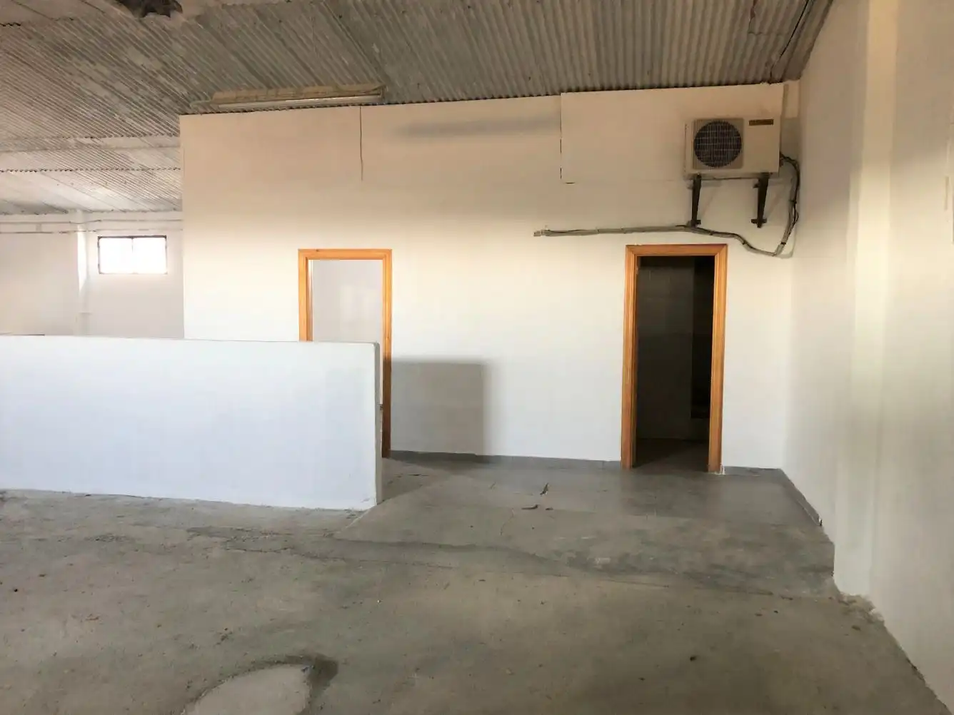 Nave industrial de alquiler en Serracines