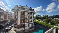 Außenansicht von Wohnung zum verkauf in Colindres mit Balkon