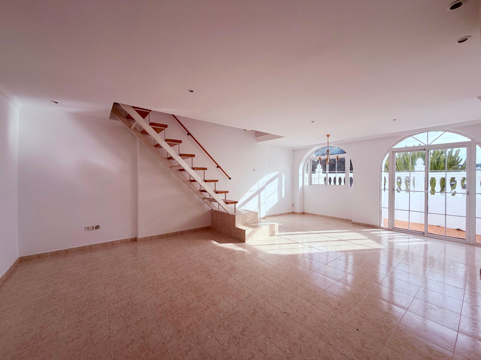 Casa adosada en venda en Marbella amb Aire condicionat, Terrassa i Balcó