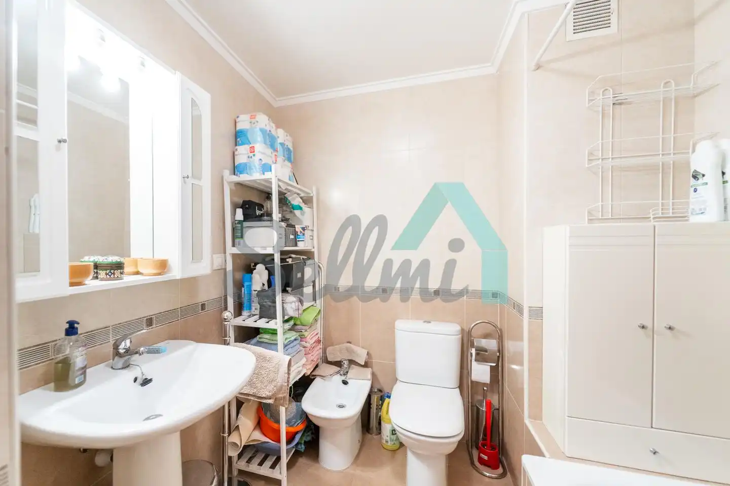 Baño de Piso en venta en San Martín del Rey Aurelio con Calefacción, Parquet y Trastero