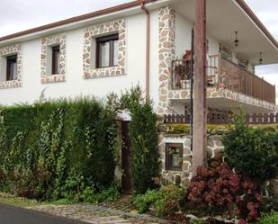 Exterior view of House or chalet for sale in A Pobra do Brollón 