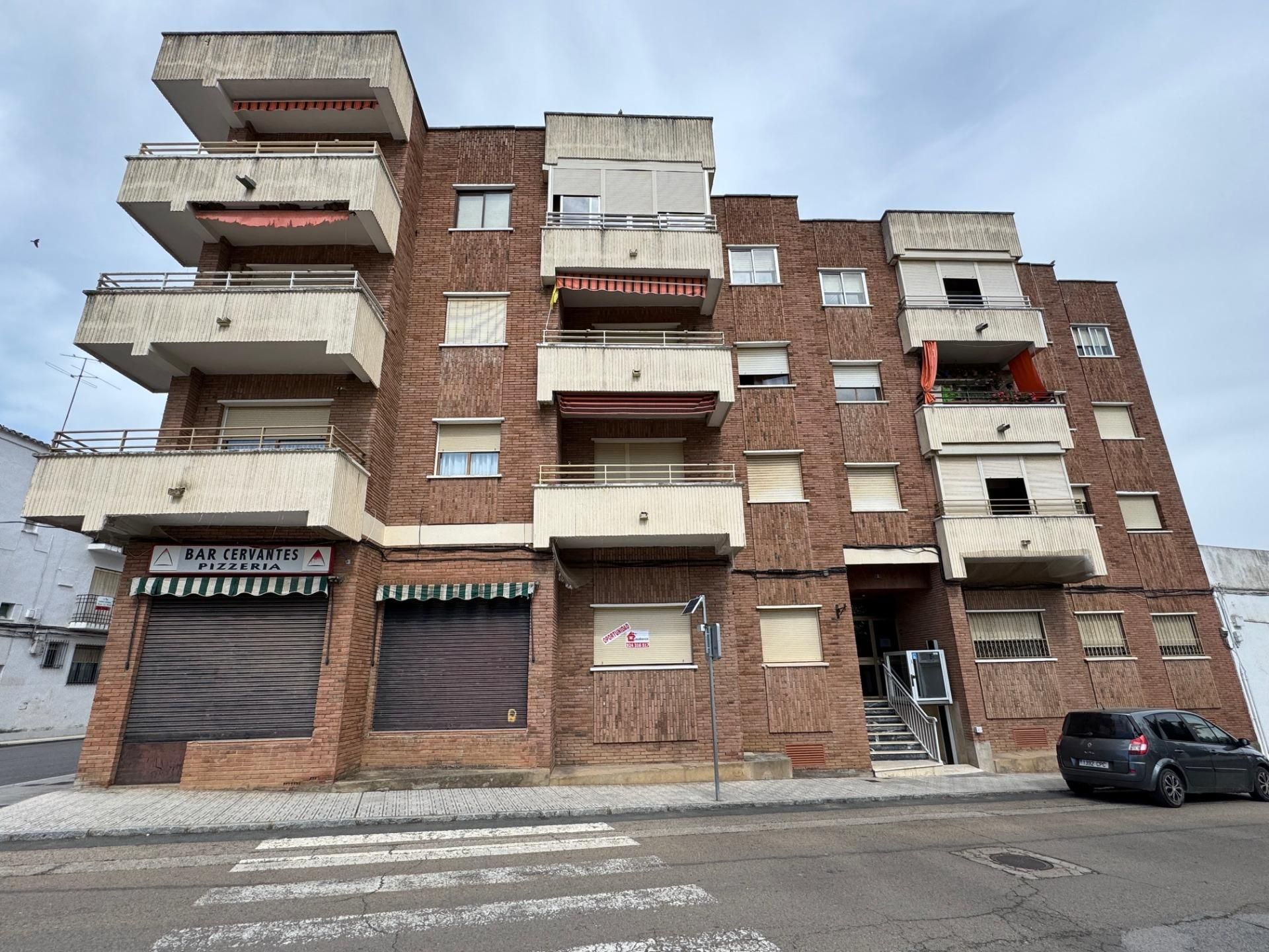 Vista exterior de Pis en venda en Azuaga