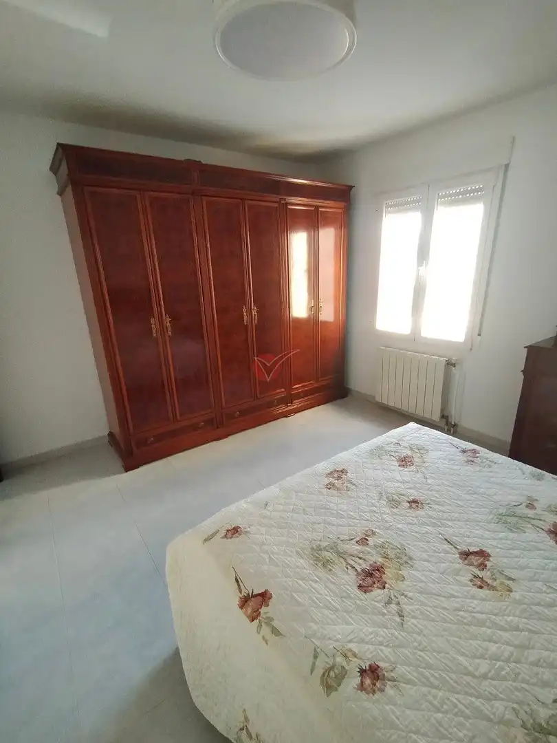 Schlafzimmer von Wohnung zur Miete in Cuenca mit Heizung, Terrasse und Möbliert