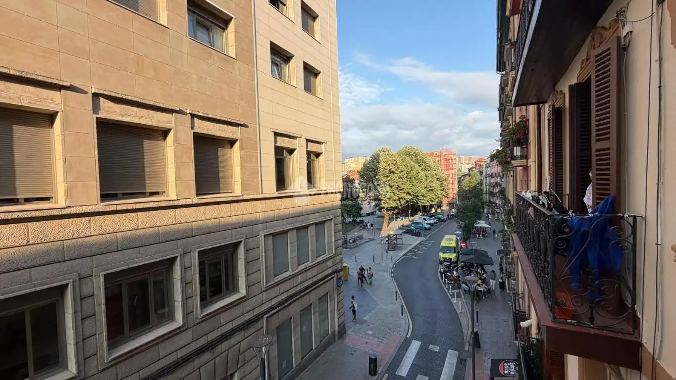 Exterior view of Flat for sale in Bilbao   with Parquet flooring and Balcony