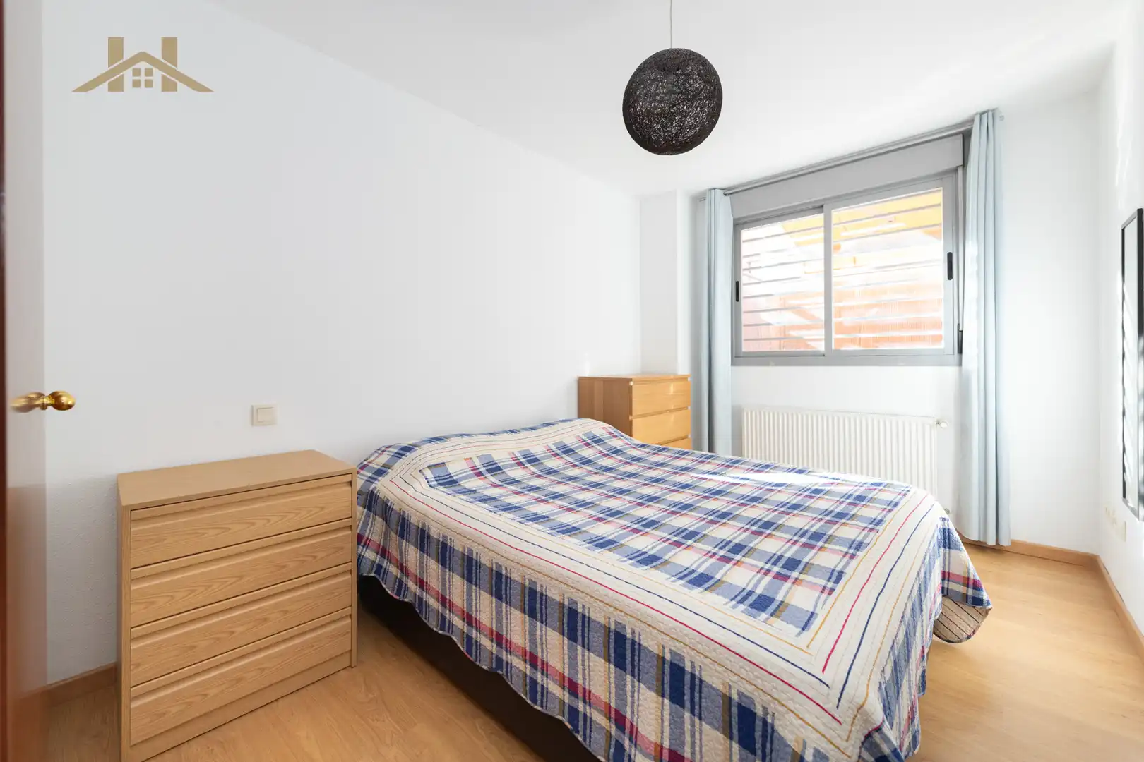 Habitación de Piso en venta en Madrid con Calefacción, Jardín privado y Terraza