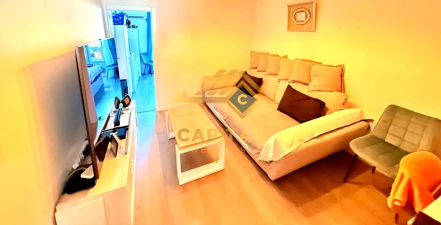 Living room of Flat for sale in Madrid  with Air Conditioner, Heating and Balcony