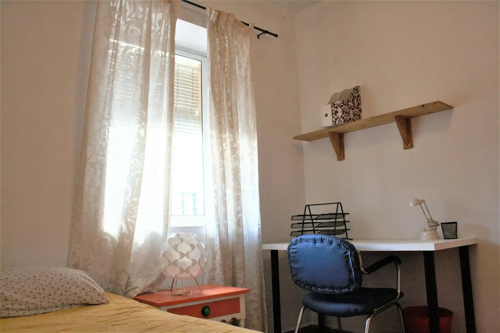 Habitación de Piso para compartir en Sevilla con Amueblado, Lavadora y TV