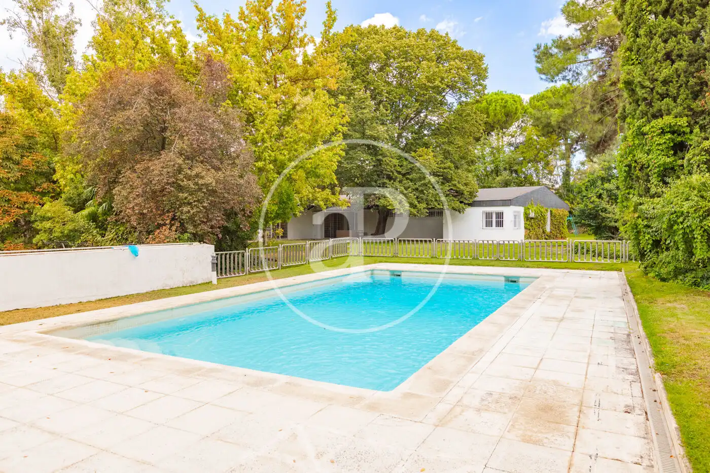 House with pool for sale in Somosaguas