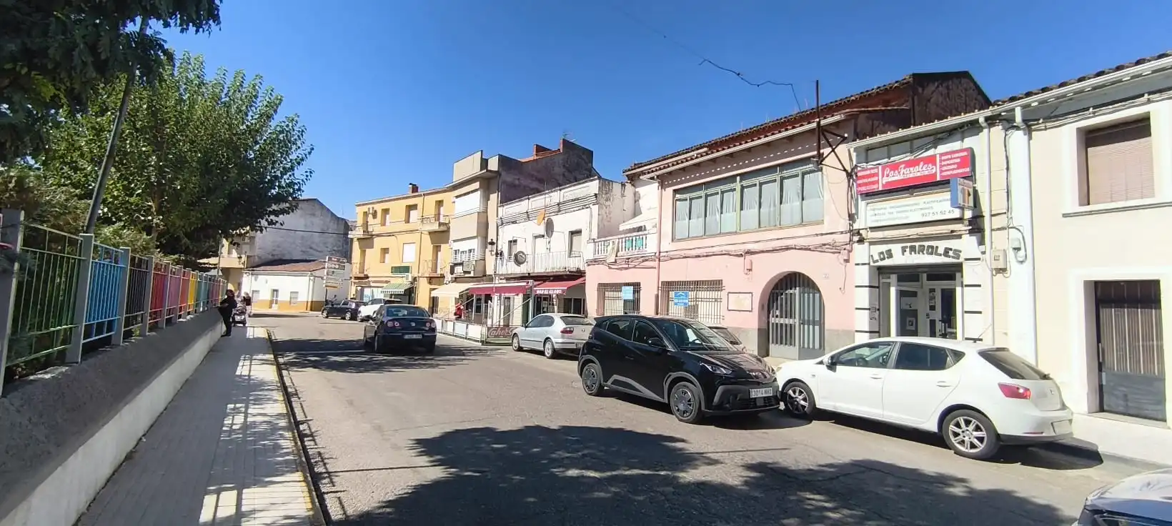 House with garden for sale in Avenida de la Constitución 33