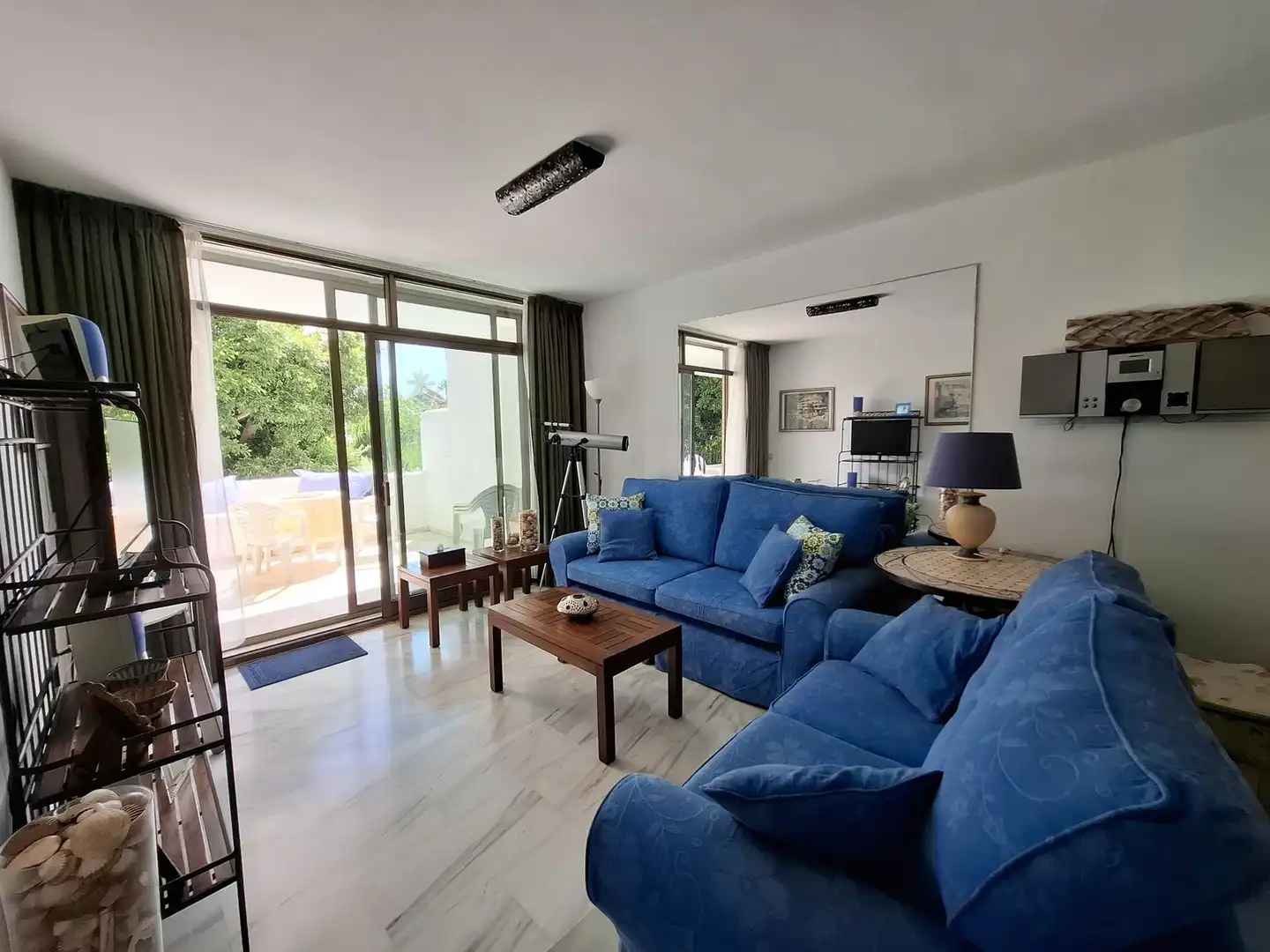 Sala d'estar de Pis en venda en Marbella amb Aire condicionat, Moblat i TV