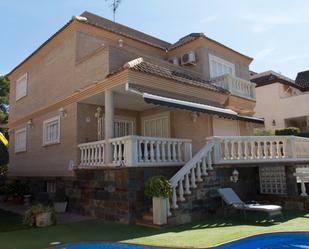 Vista exterior de Casa o xalet de lloguer en Torrent amb Aire condicionat, Calefacció i Jardí privat