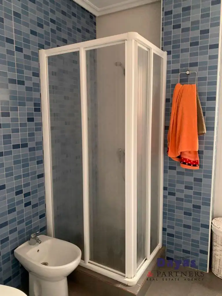 Bany de Casa o xalet en venda en Orihuela amb Aire condicionat, Terrassa i Moblat