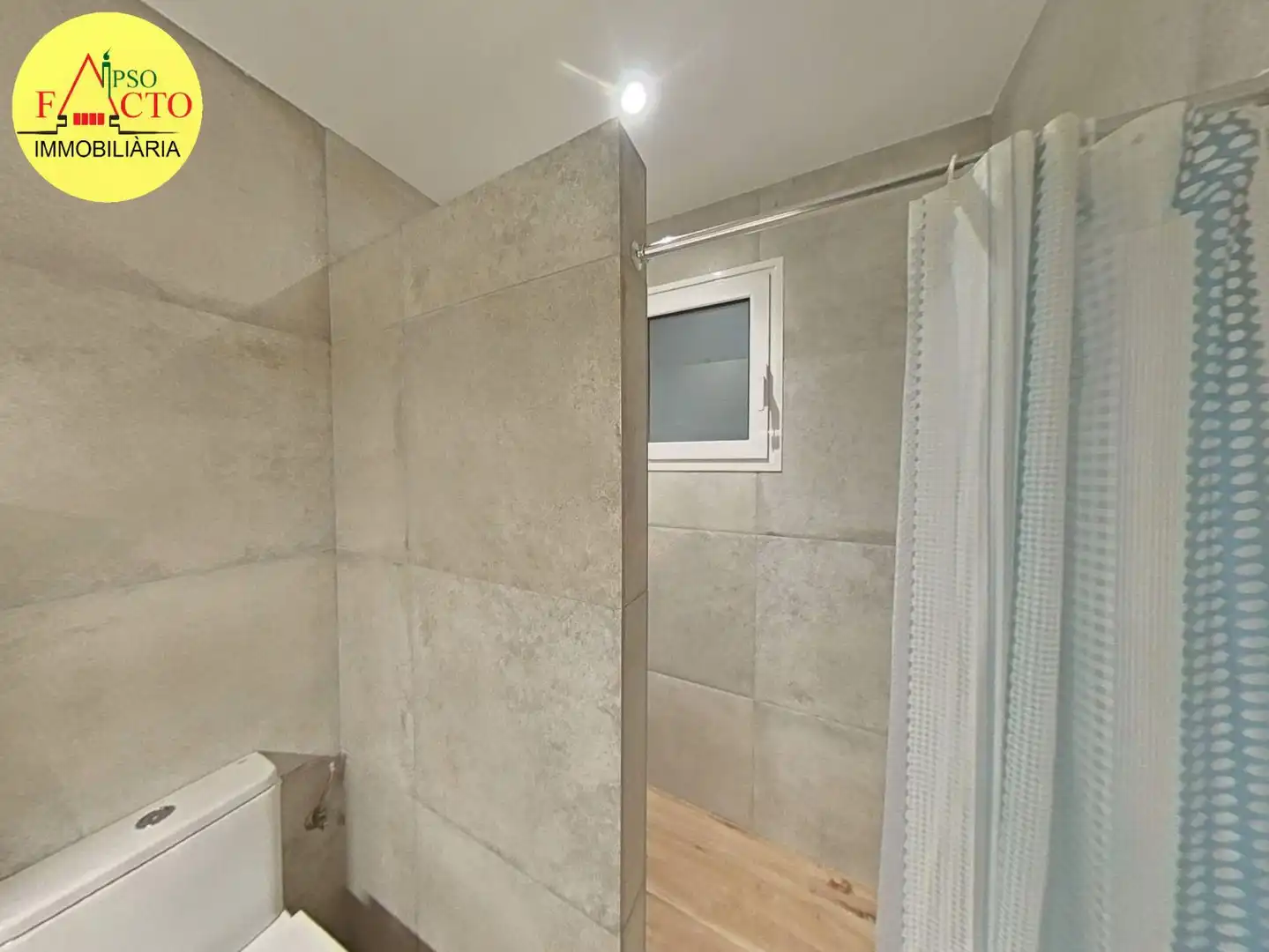 Baño de Piso en venta en Girona con Aire acondicionado, Calefacción y Parquet