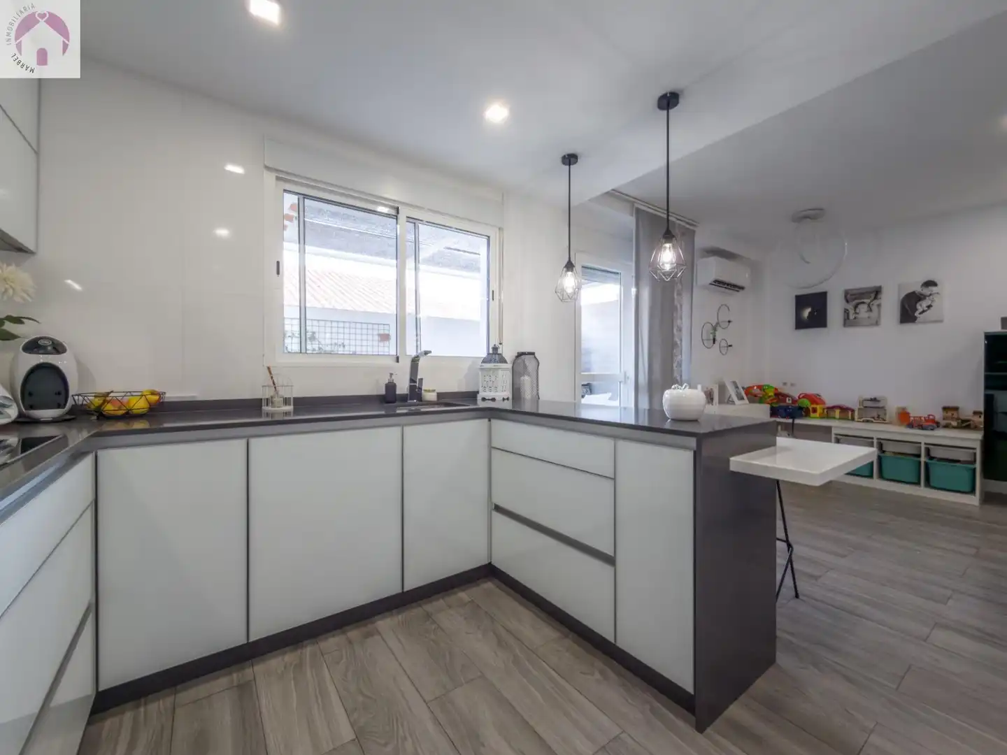 Kitchen of Detached homes for sale in Cenes de la Vega  with Air Conditioner, Heating and Terrace