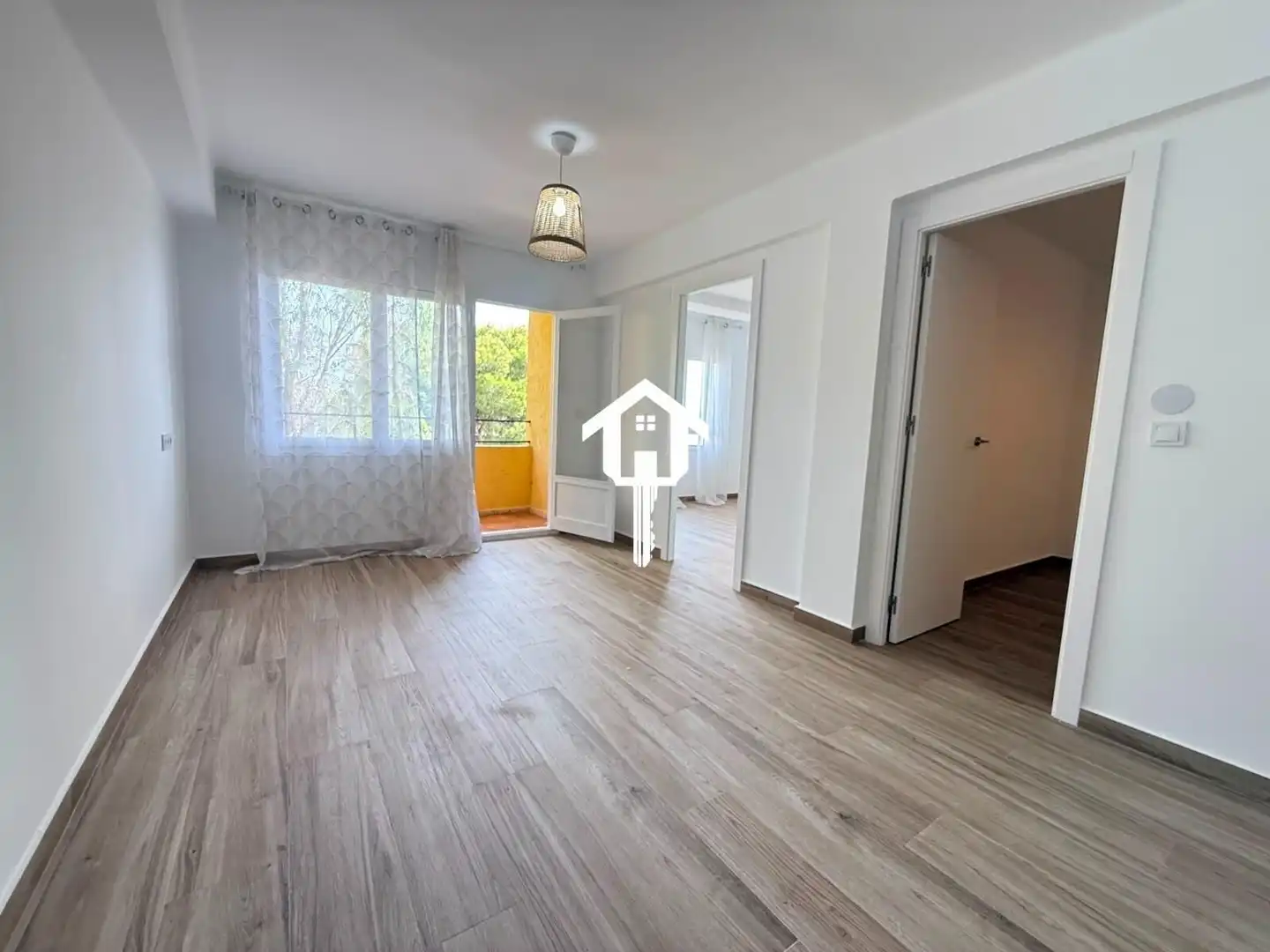 Vista exterior de Piso en venta en Elda con Balcón