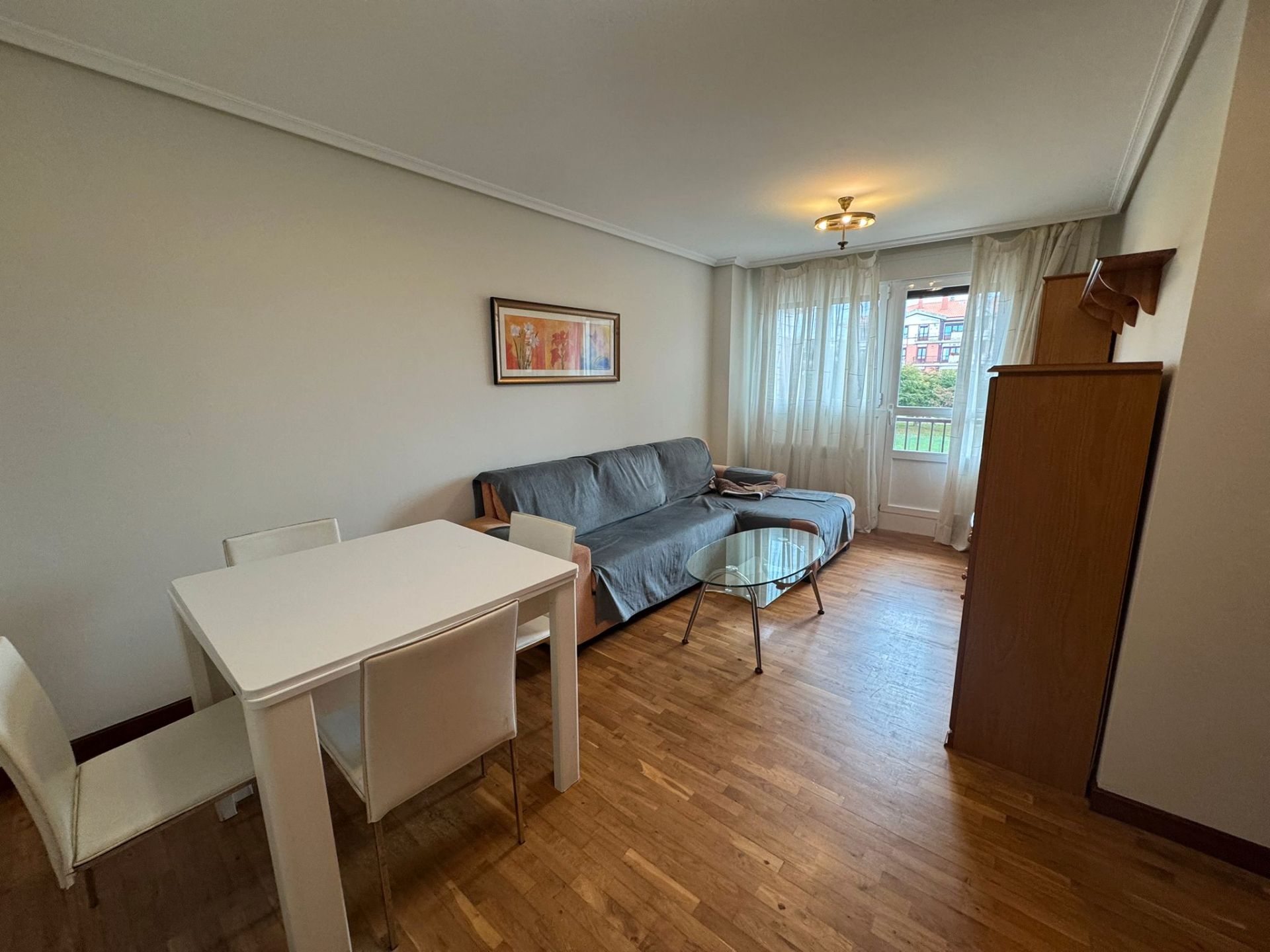 Sala de estar de Piso de alquiler en Santander con Calefacción, Parquet y Amueblado