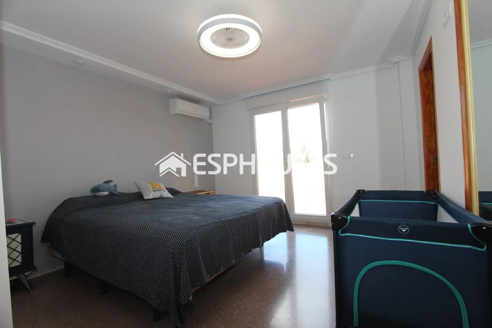 Dormitori de Casa o xalet en venda en Alicante / Alacant amb Aire condicionat, Terrassa i Piscina