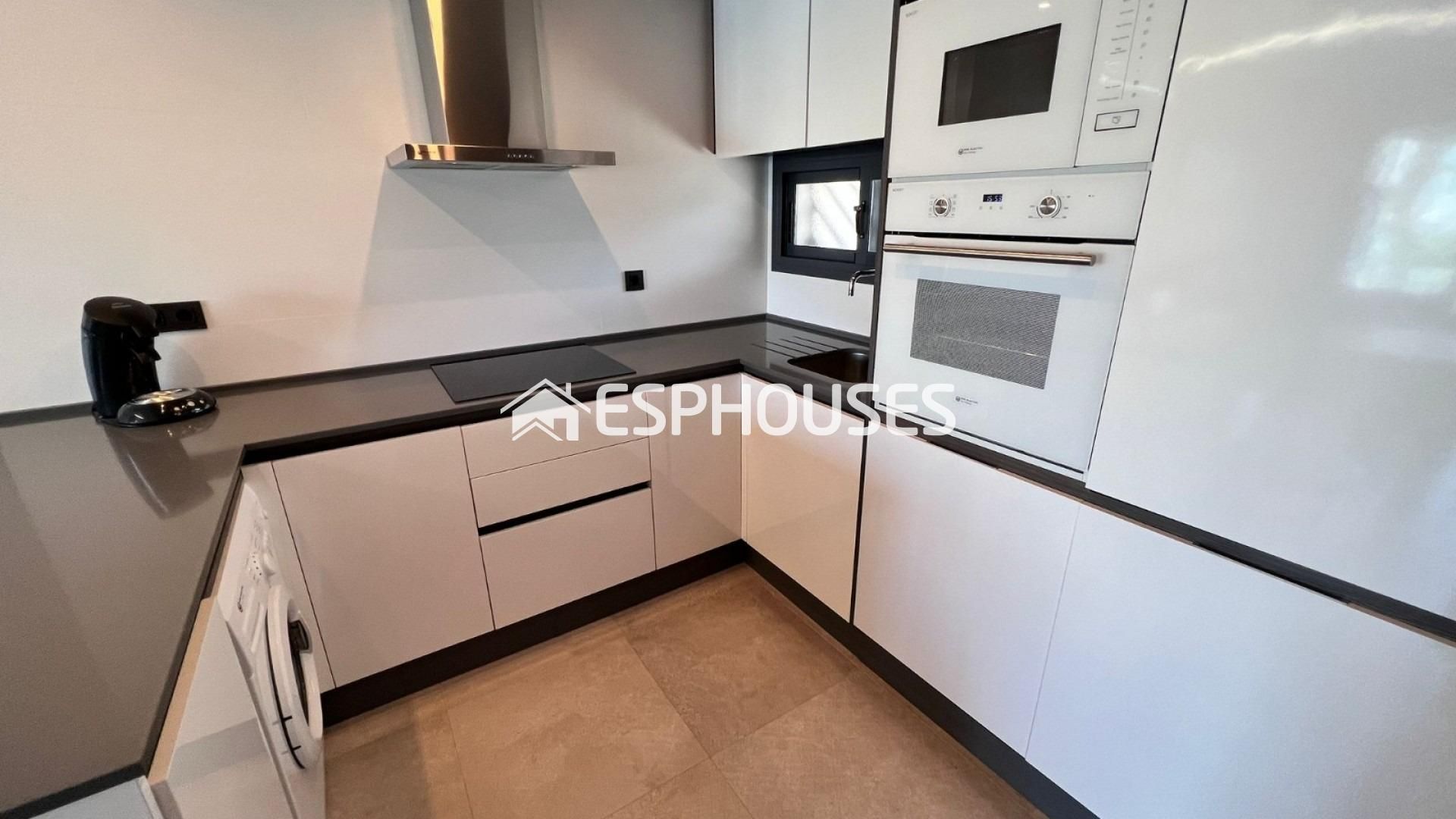 Kitchen of Flat for sale in Guardamar del Segura  with Air Conditioner, Terrace and Furnished
