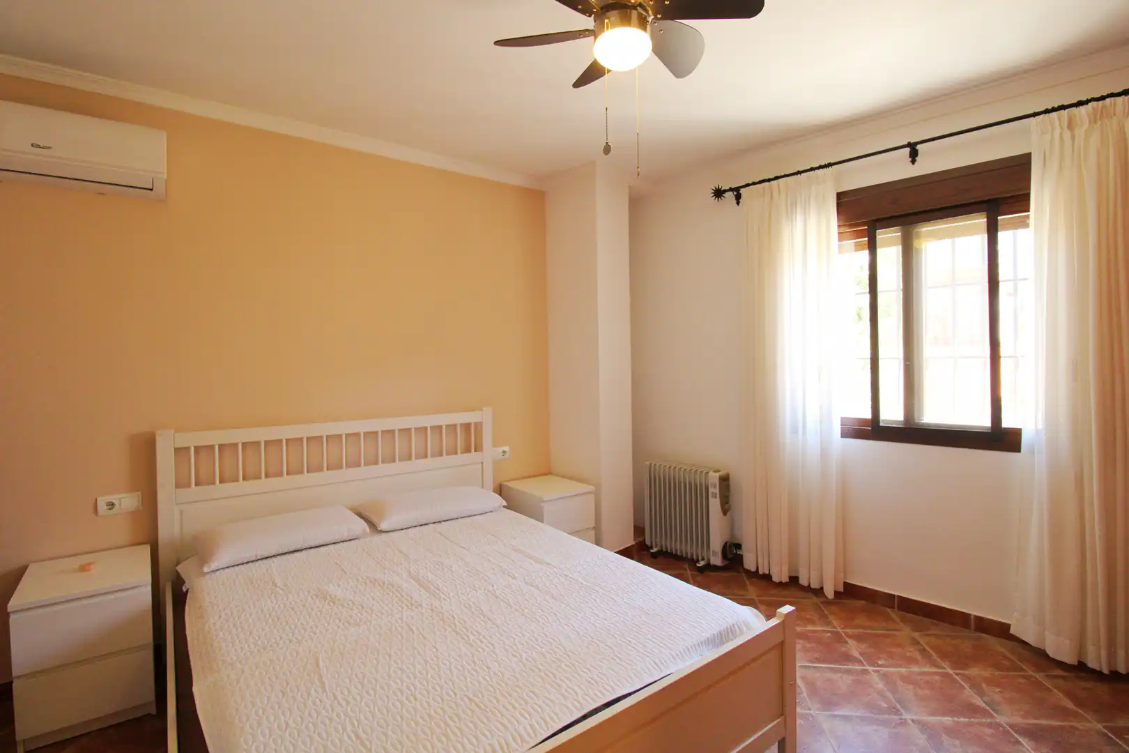Schlafzimmer von Wohnungen zur Miete in Málaga mit Klimaanlage, Heizung und Möbliert