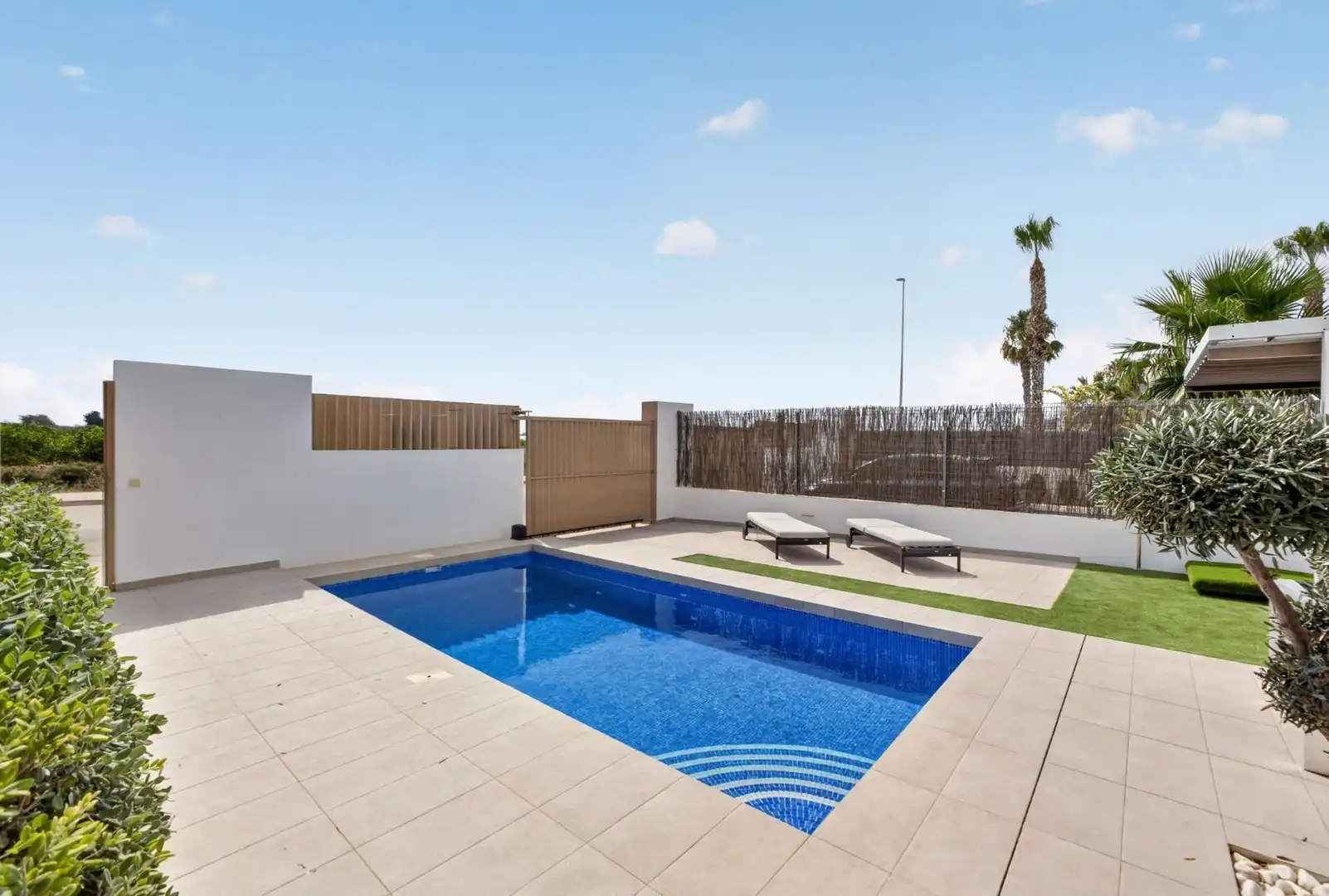 Xalet amb piscina en venda a El Raso, imagen 4