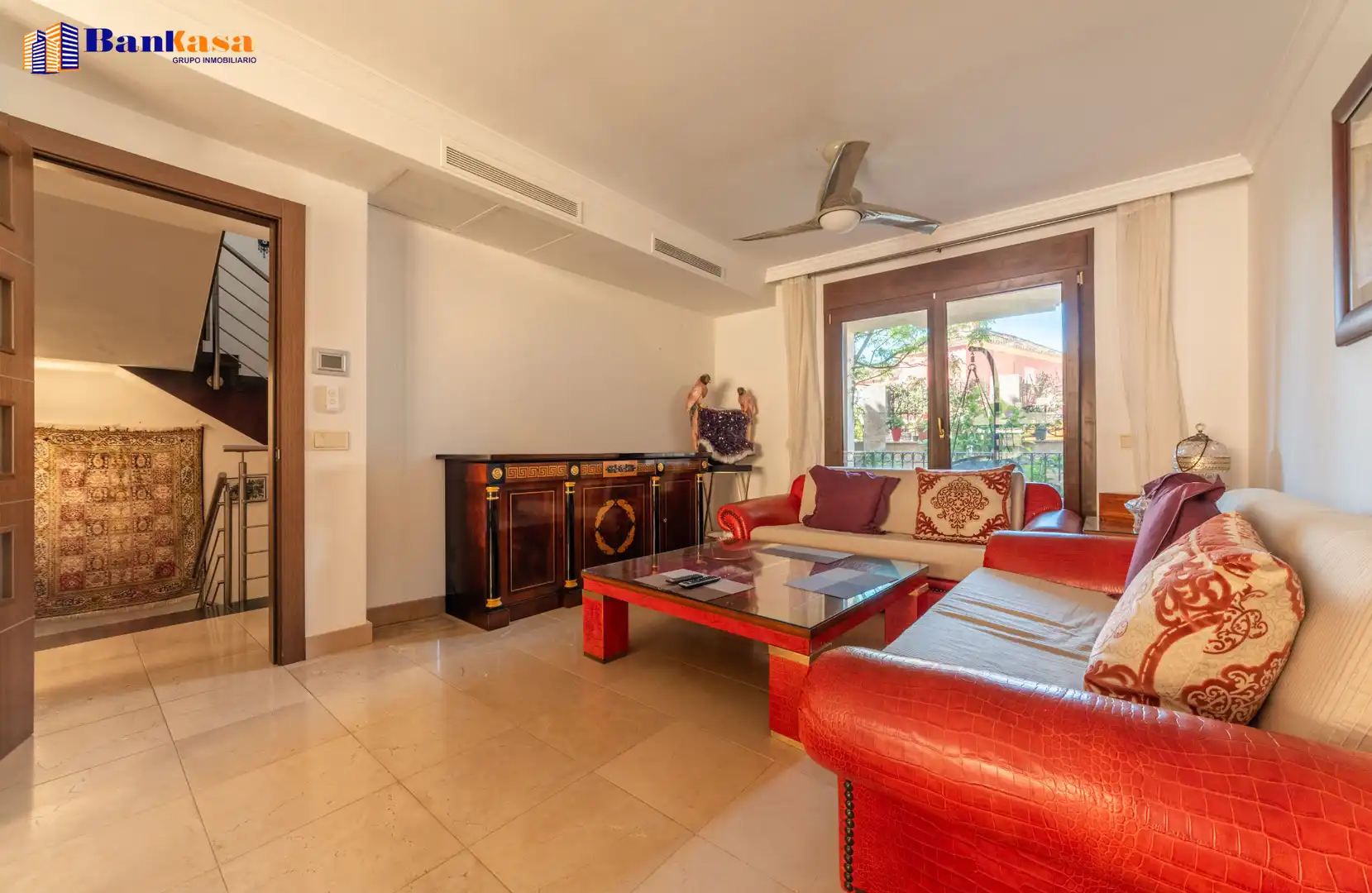 Sala de estar de Casa adosada en venta en Marbella con Aire acondicionado, Jardín privado y Terraza
